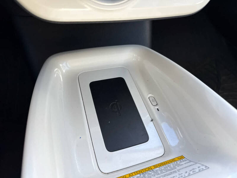 2017 Toyota Prius Three Touring