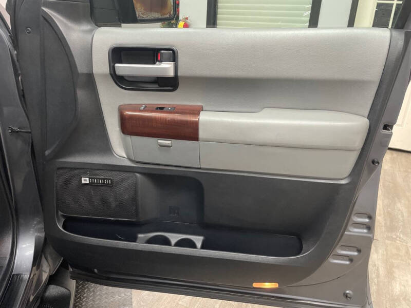 2011 Toyota Sequoia Platinum