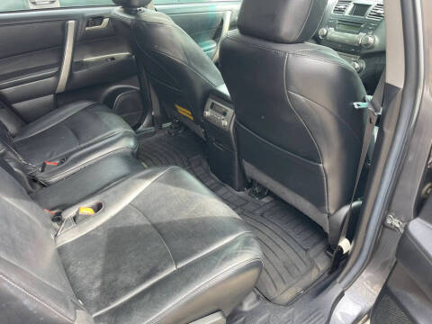 2010 Toyota Highlander SE