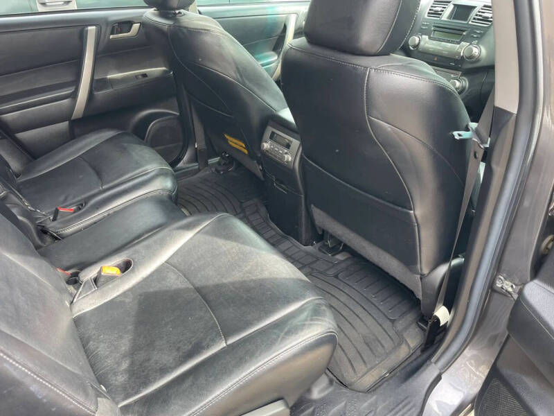 2010 Toyota Highlander SE