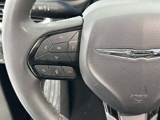 2024 Chrysler Pacifica Plug-In Hybrid Select