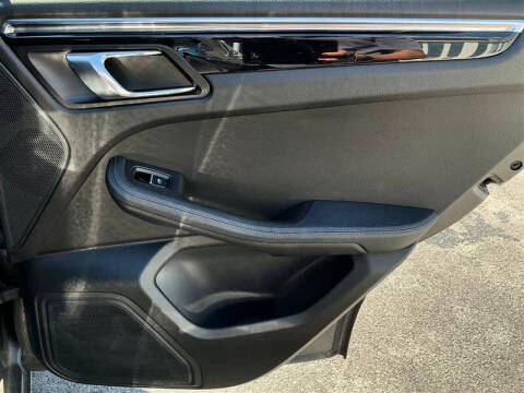 2015 Porsche Macan S