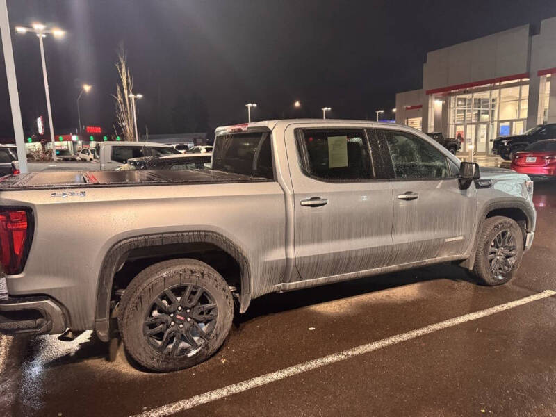 2025 GMC Sierra 1500 Elevation Standard