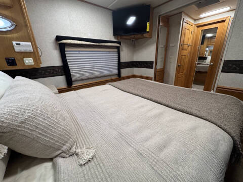 2006 Freightliner Haulmark