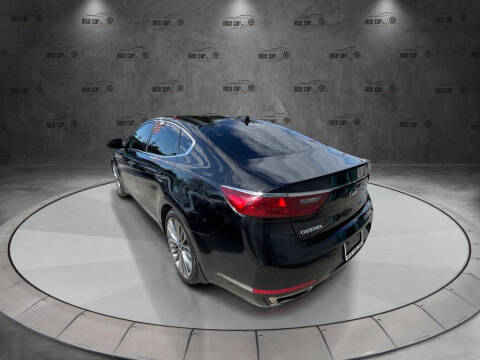 2017 Kia Cadenza Technology