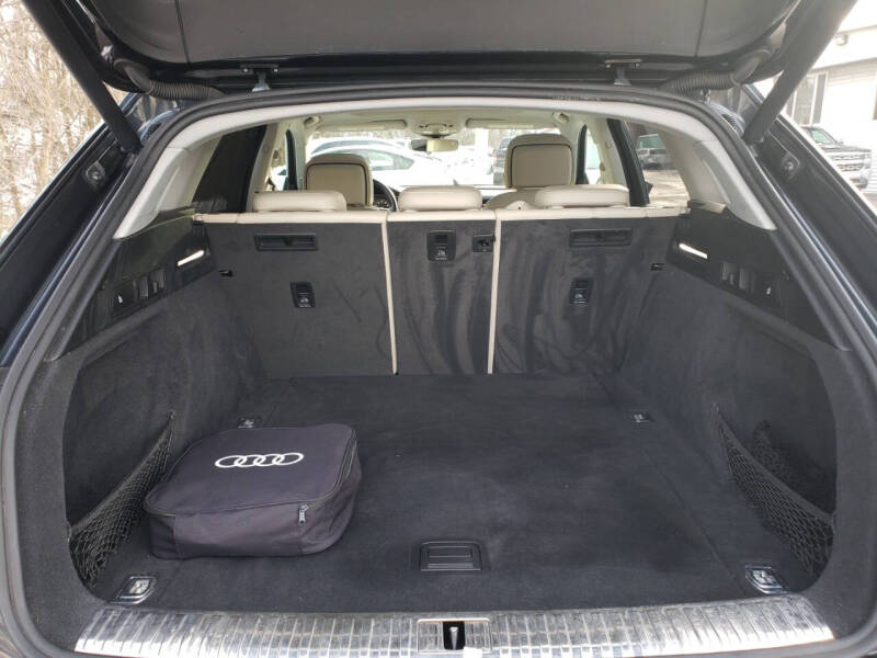 2019 Audi e-tron quattro Prestige