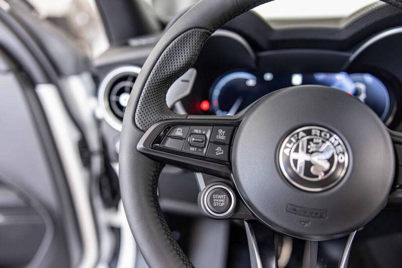 2025 Alfa Romeo Stelvio