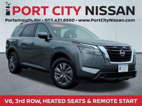 2025 Nissan Pathfinder SV
