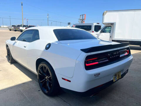 2018 Dodge Challenger SXT Plus