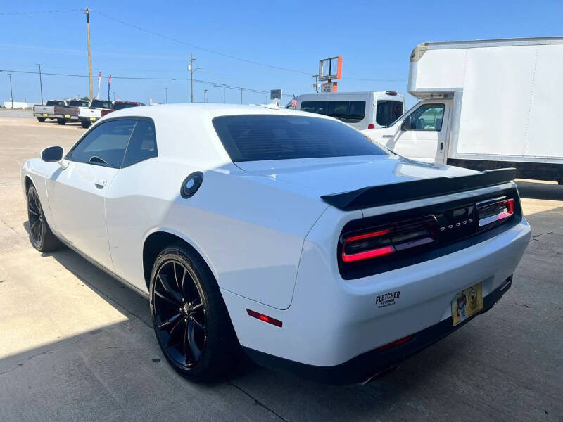 2018 Dodge Challenger SXT Plus