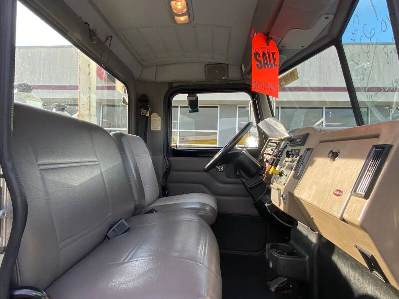 2009 Peterbilt 340
