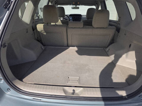 2014 Toyota Prius v Two