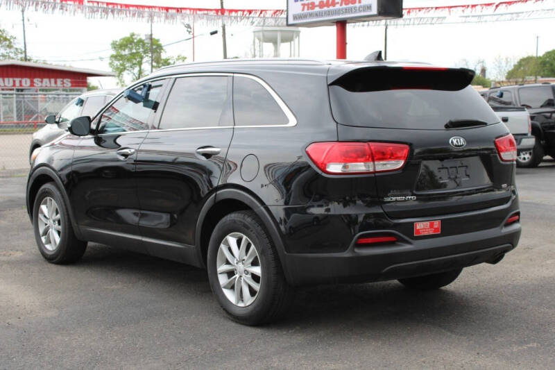 2016 Kia Sorento LX