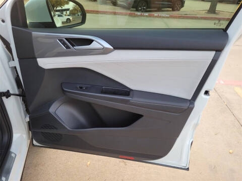 2025 Volkswagen Taos SEL 4Motion