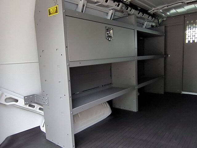 2025 Chevrolet Express 2500