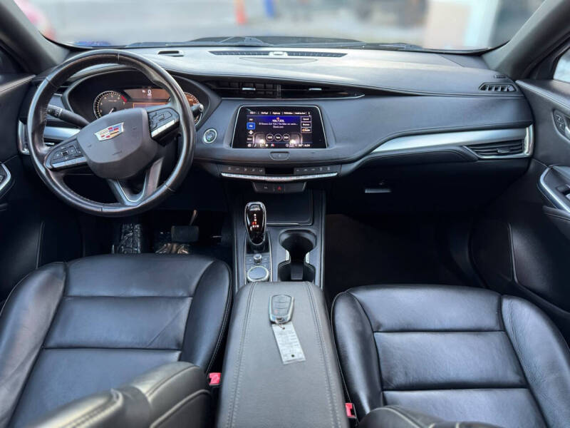 2021 Cadillac XT4 Premium Luxury