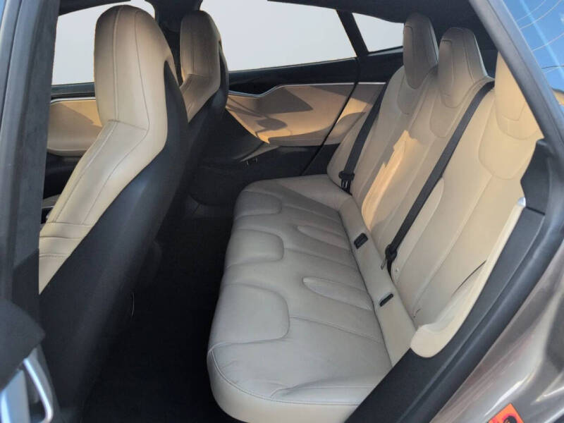2015 Tesla Model S