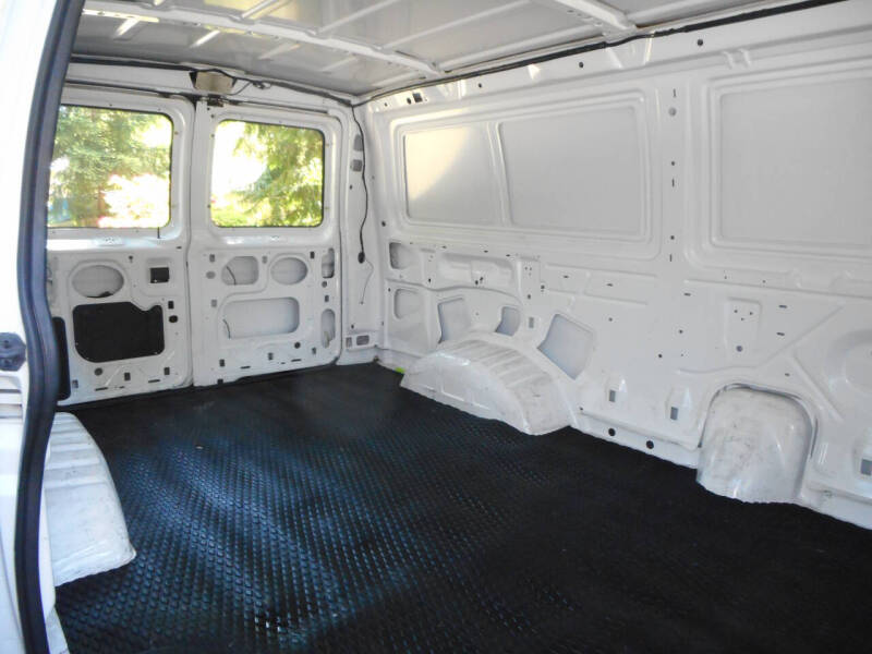 2004 Ford E-Series E-350 SD