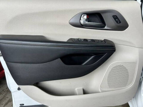 2021 Chrysler Pacifica Touring L