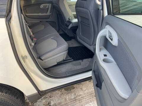 2011 Chevrolet Traverse LS