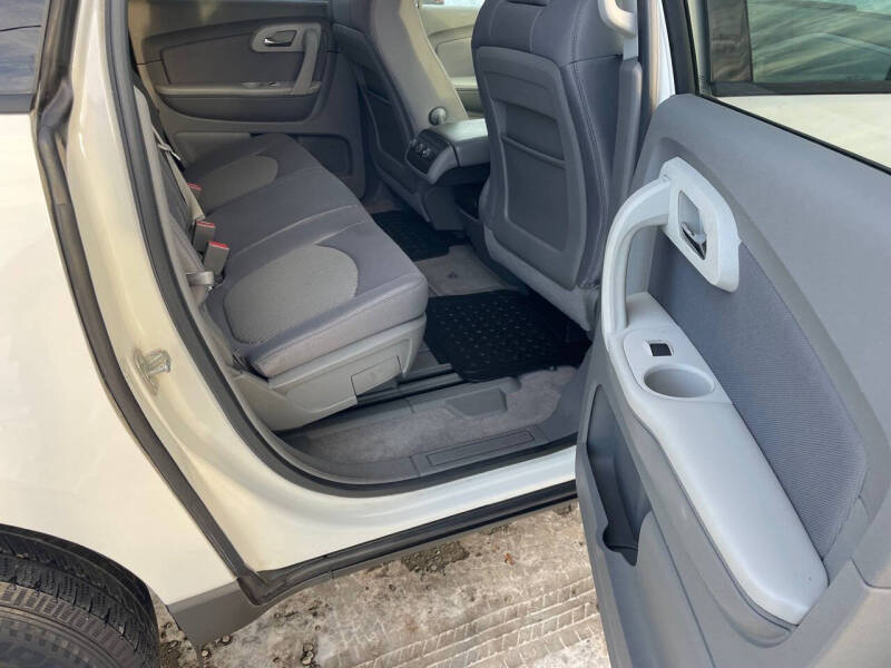 2011 Chevrolet Traverse LS