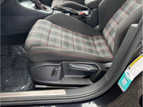 2017 Volkswagen Golf GTI S