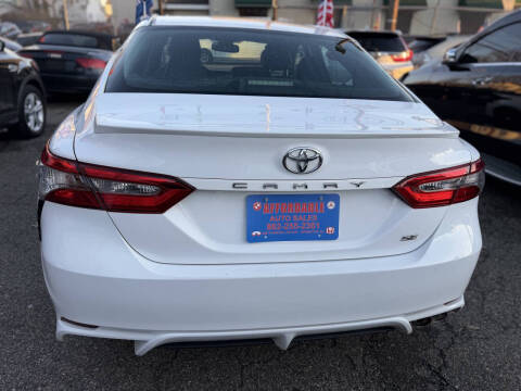 2018 Toyota Camry SE