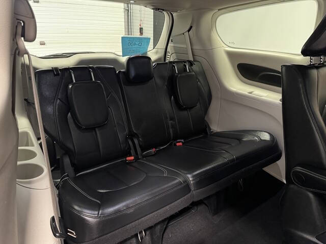 2022 Chrysler Pacifica Hybrid Touring L