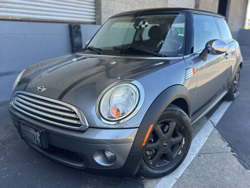 2010 MINI Cooper -'s photo