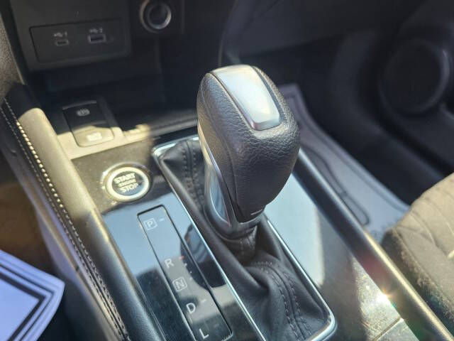 2022 Nissan Kicks SV