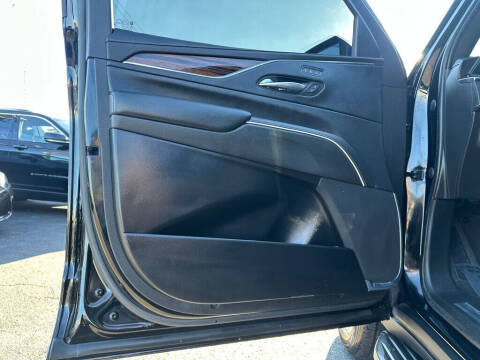 2022 Cadillac Escalade ESV Premium Luxury