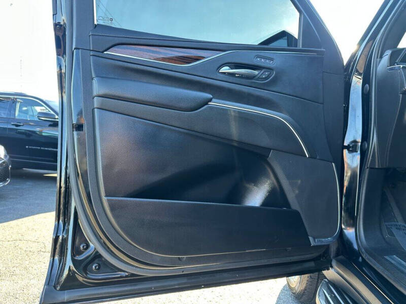 2022 Cadillac Escalade ESV Premium Luxury