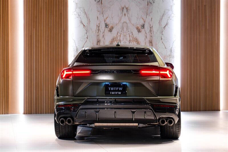 2023 Lamborghini Urus Performante