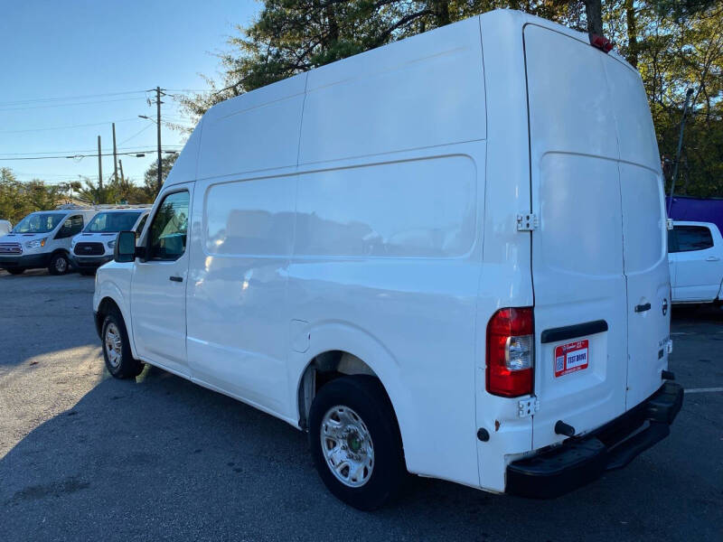 2013 Nissan NV Cargo SV photo 3