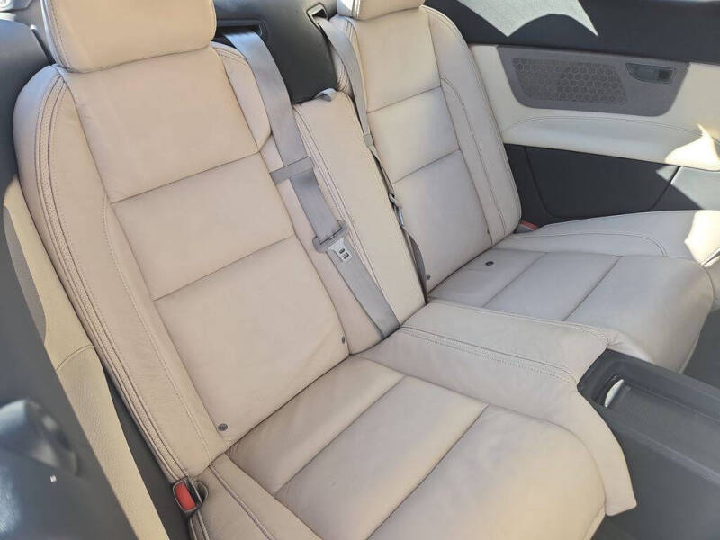2011 Volvo C70 T5