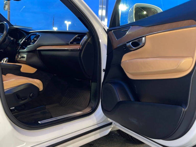 2018 Volvo XC90 T8 eAWD Inscription