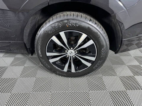 2024 Volvo XC60 B5 Core Dark Theme