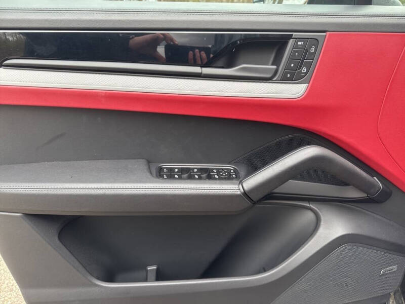 2024 Porsche Cayenne S