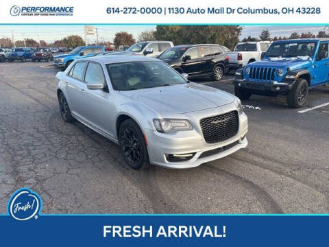 2023 Chrysler 300 Touring L