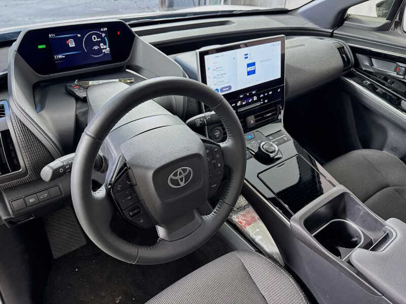 2025 Toyota bZ4X XLE