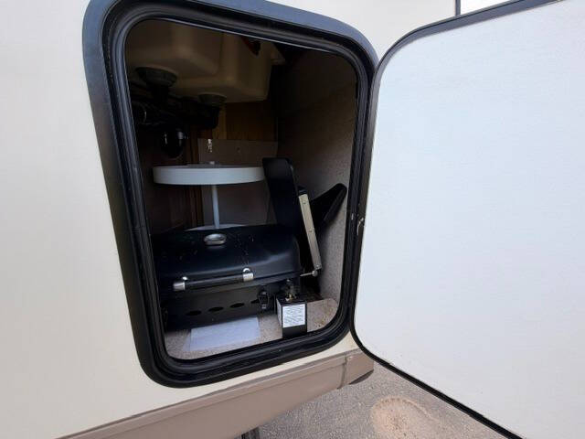 2017 Forest River Flagstaff MicroLite 25FKS
