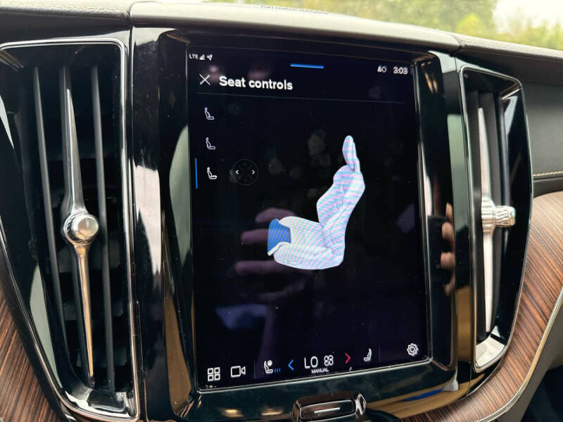 2022 Volvo XC60 B5 Inscription