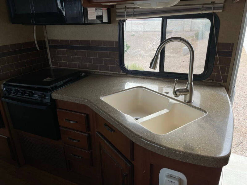 2013 Ford E-Series E-450 SD