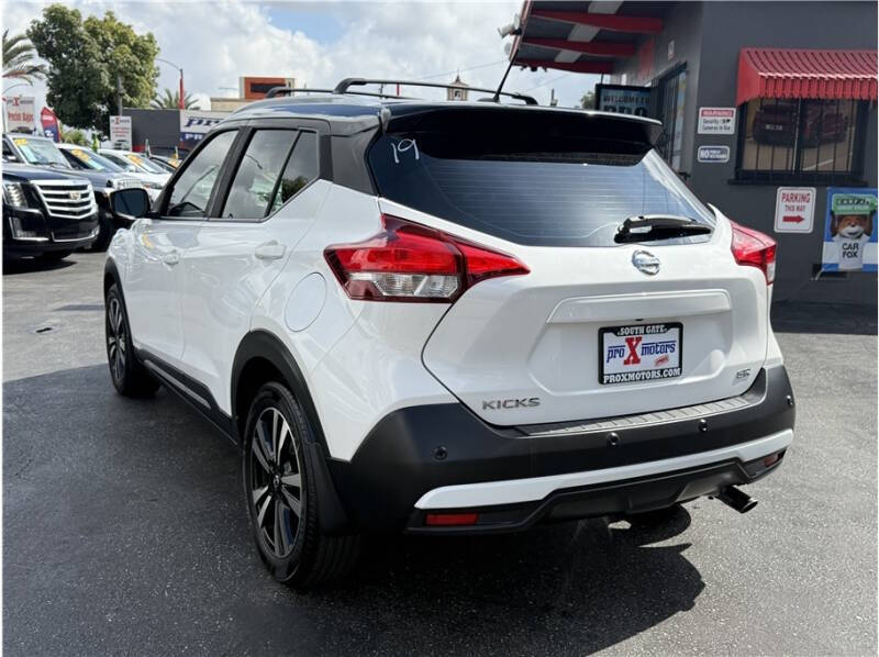 2020 Nissan Kicks SR