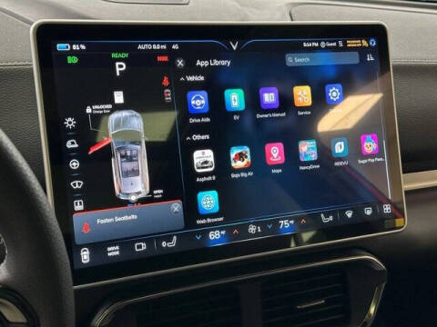 2025 VinFast VF8 Plus