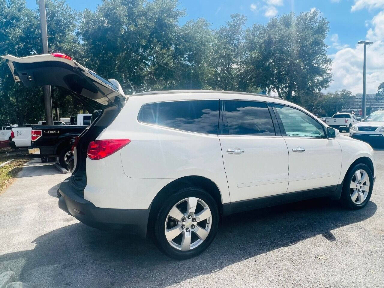 2012 Chevrolet Traverse  - $9,950