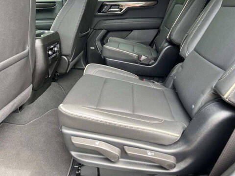 2025 GMC Yukon Elevation