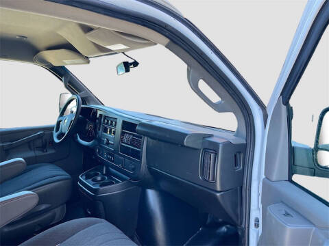 2022 Chevrolet Express 2500