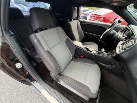 2015 Dodge Challenger SXT