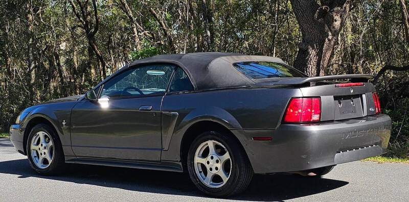 2003 Ford Mustang Deluxe